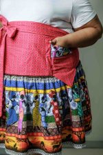 Wrap around pink pinafore skirt and doek - Image 3
